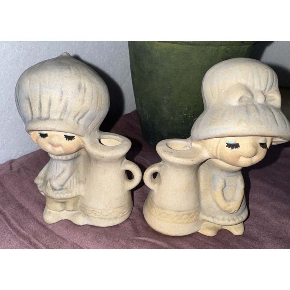 Vintage UCTCI Japan Big‎ blue Hat Girl And Boy Figurine. 4"x2.5" Approximately.